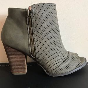 Restricted Windsor Bootie - size 8.5